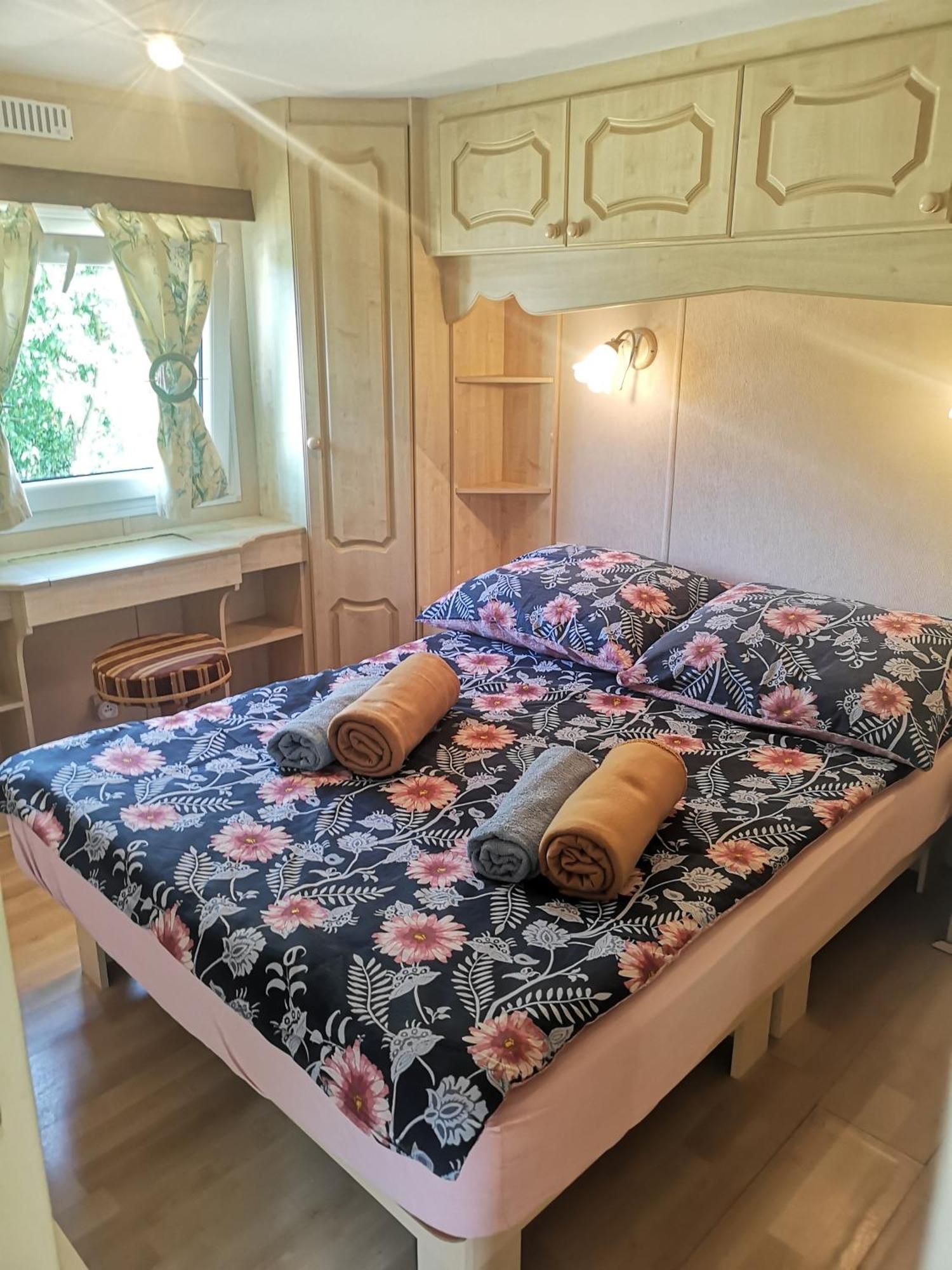 Agroturystyka U Kozdryka Lesna Ngoại thất bức ảnh
